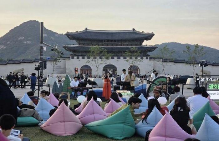 Một buổi đọc ngoài trời do chính quyền thành phố Seoul tổ chức. Ảnh: Seoul Metropolitan Government. 