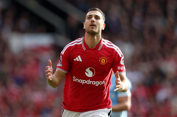  Dalot xử lý thiếu an toàn trong tình huống dẫn đến bàn gỡ hòa 2-2 của Brighton tại Old Trafford. 