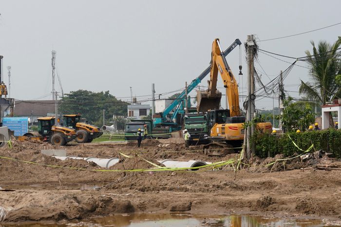  Dự án mở rộng Quốc lộ 50 đoạn qua huyện Bình Chánh cũ dài gần 7 km, từ nút giao Nguyễn Văn Linh đến giáp Tây Ninh, được khởi công cuối năm 2022. 