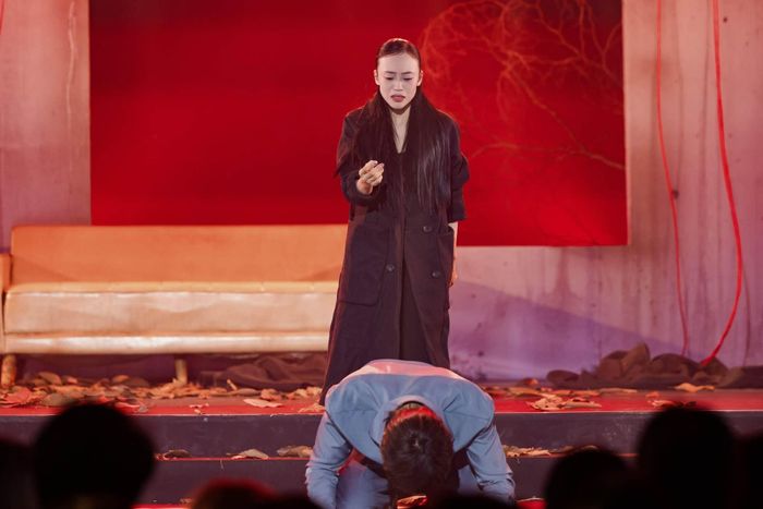 Dancer Kim Anh bị phản ứng vì hành xử trên mạng xã hội.