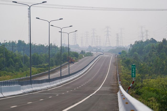  Khi cầu Phước Khánh và nút giao Quốc lộ 51 hoàn thành, cao tốc Bến Lức - Long Thành sẽ hình thành tuyến kết nối liên thông với cao tốc TP.HCM - Trung Lương, cao tốc Biên Hòa - Vũng Tàu và đường Vành đai 3 TP.HCM. 