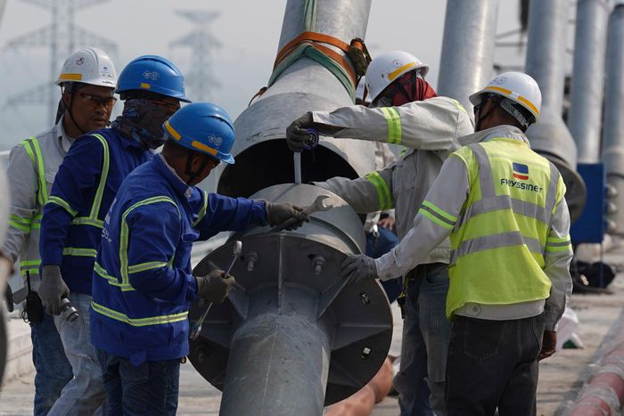  Các hạng mục được triển khai theo phương án cuốn chiếu, tranh thủ từng ngày thời tiết thuận lợi để rút ngắn thời gian thi công. 