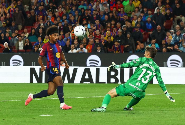  Adeyemi thích nghi nhanh chóng tại Barcelona. Ảnh: Reuters. 