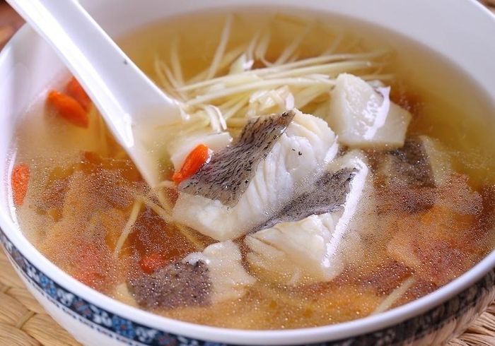 Nấu cá đúng cách có thể giúp khử mùi tanh, món ăn có vị thanh ngọt hơn. Ảnh: FoodLTN.