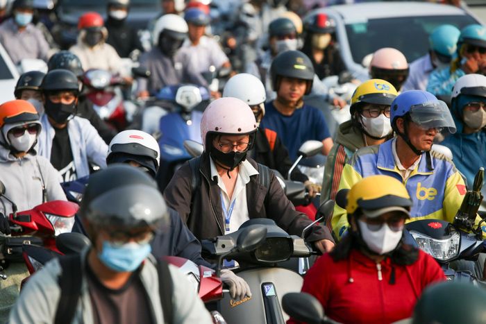  Đoạn từ giao lộ Trường Chinh - Chế Lan Viên đến Trường Chinh - Cộng Hòa, dòng xe nối dài, di chuyển chậm trong giờ cao điểm. 
