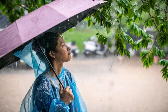 Nhiều khu vực ở Hà Nội bị ngập do mưa lớn kéo dài từ đêm 16/9 đến sáng 17/9. Ảnh: Đinh Hà.