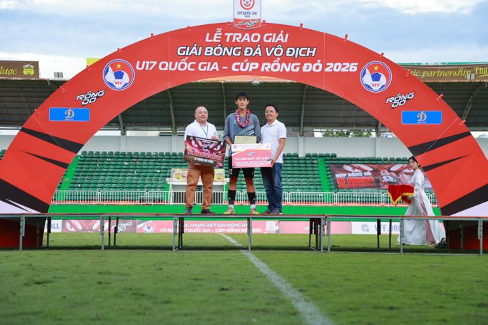  Việt Dũng là tân binh đáng quan tâm, người gác đền sinh năm 2009 là thủ môn hay nhất U17 quốc gia 2026. Ảnh: PVF. 