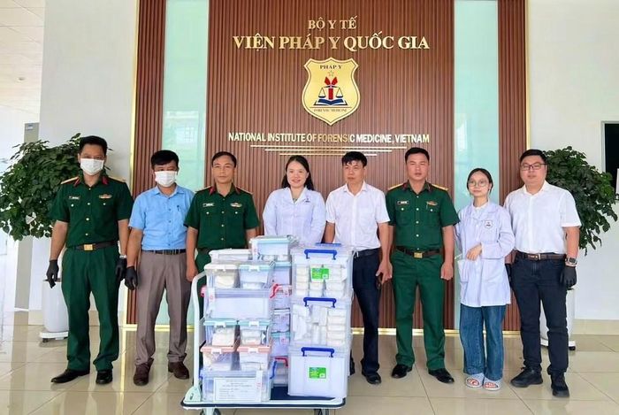 Bàn giao 304 mẫu hài cốt liệt sĩ ở Thái Nguyên để giám định ADN