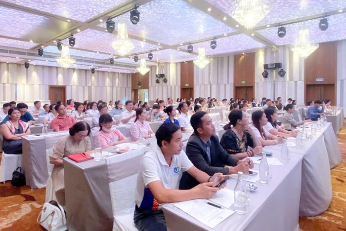 Các đại biểu tham dự hội nghị