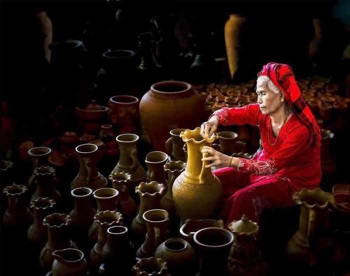 Cuộc thi không chỉ hướng đến việc tìm kiếm những mẫu thiết kế mới mà còn tạo không gian để nghệ nhân, cộng đồng làng nghề và những người hoạt động trong lĩnh vực sáng tạo gặp gỡ, trao đổi và hợp tác