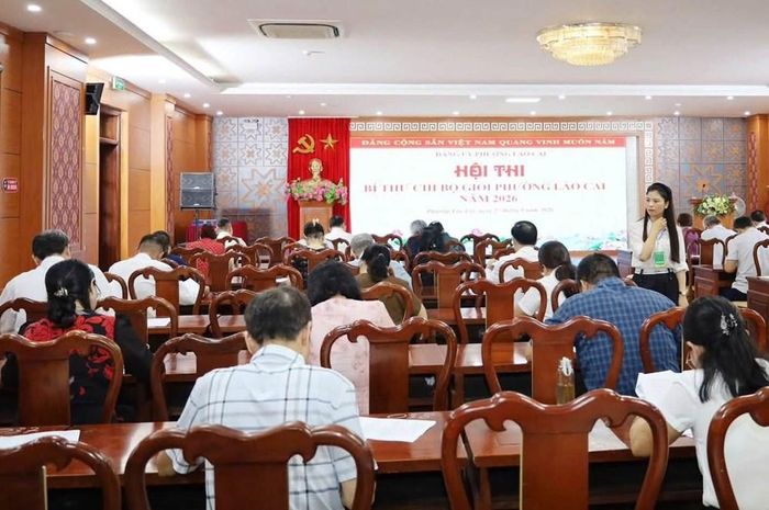Hội thi được tổ chức dưới hai hình thức trắc nghiệm và tự luận