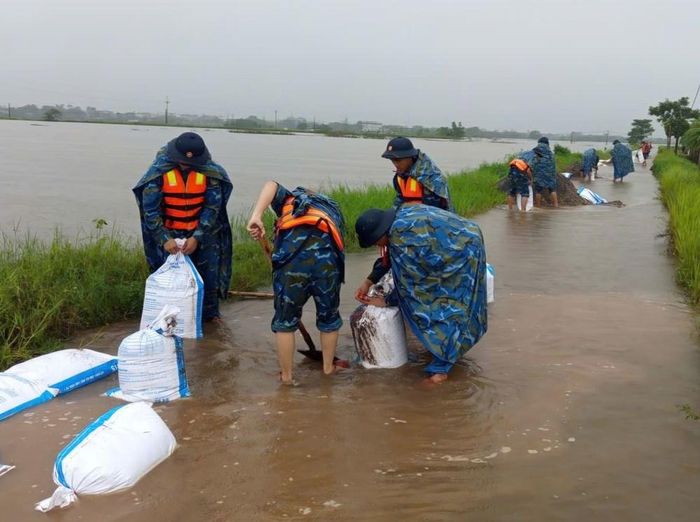 Sự hỗ trợ kịp thời của lực lượng quân đội đã góp phần giảm thiểu tối đa thiệt hại về tài sản, giúp người dân sớm ổn định cuộc sống