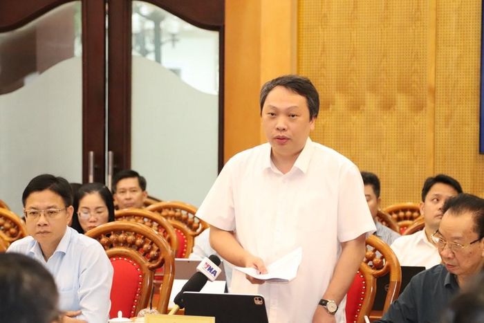 Thứ trưởng Bộ VHTTDL Nguyễn Huy Dũng phát biểu tại buổi làm việc