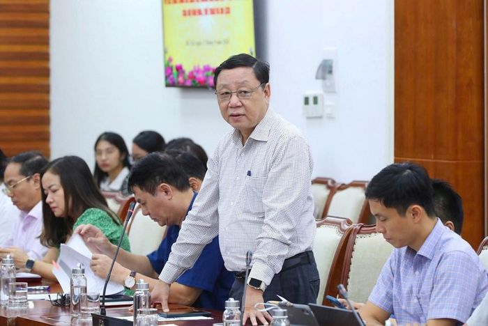 Các đại biểu cho ý kiến đóng góp tại buổi làm việc