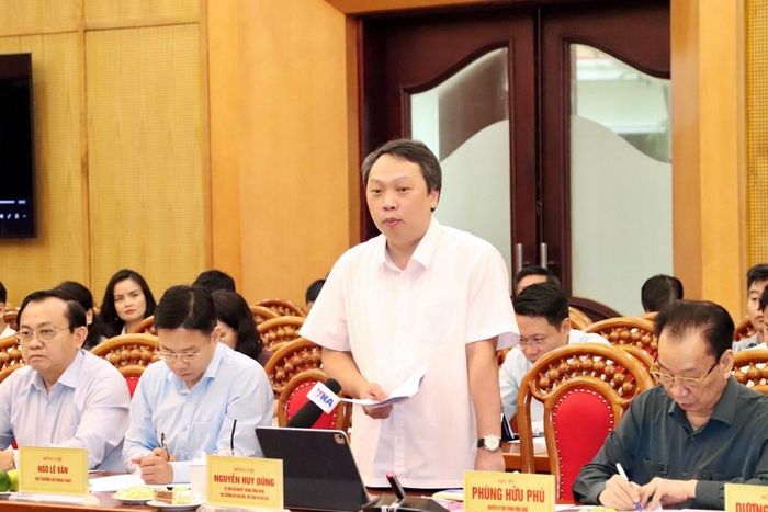 Thứ trưởng Bộ VHTTDL Nguyễn Huy Dũng phát biểu tại buổi làm việc