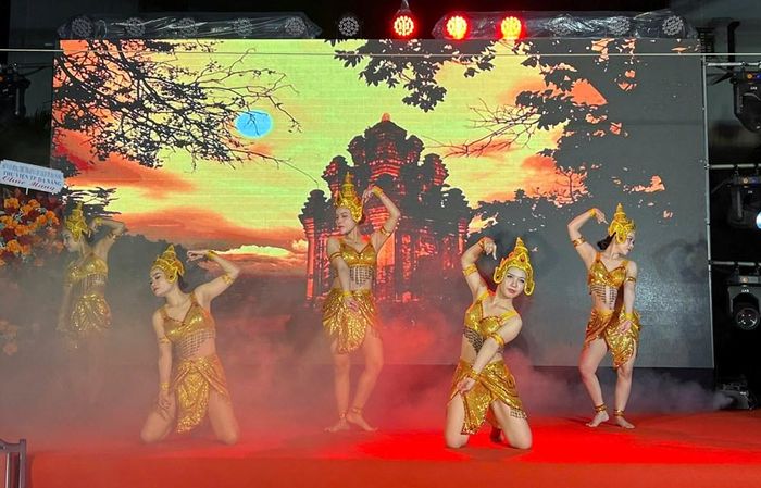 Bên cạnh các hoạt động về sách, Ngày hội còn có chương trình giao lưu văn hóa - văn nghệ, tạo không gian sinh hoạt văn hóa lành mạnh và kết nối cộng đồng