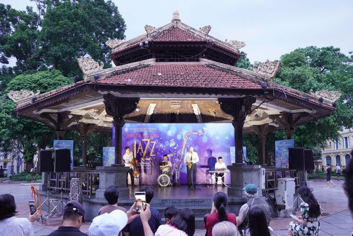  Chương trình biểu diễn nhạc Jazz tại Nhà Bát Giác - Vườn hoa Lý Thái Tổ 