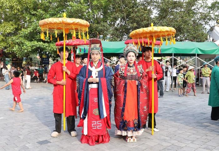 Tái hiện hào khí nhà Trần bằng công nghệ trình diễn hiện đại. Trong ảnh: Trang phục tại chương trình thể hiện sự dầy công nghiên cứu của các chuyên gia. Ảnh: Đức Phương - TTXVN