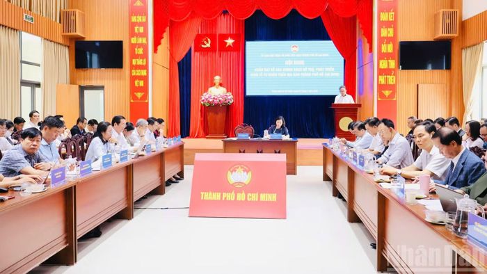 Trước những khó khăn của doanh nghiệp khi triển khai Nghị quyết 68-NQ/TW trên địa bàn, Thành phố Hồ Chí Minh đã triển khai ngay các cuộc họp để lắng nghe những kiến nghị và khảo sát thực tế để kịp thời đưa ra giải pháp phù hợp nhằm đưa Nghị quyết đi vào cuộc sống một cách thiết thực nhất.