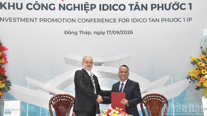 Ký kết bản ghi nhớ đầu tư vào Khu công nghiệp Tân Phước 1.