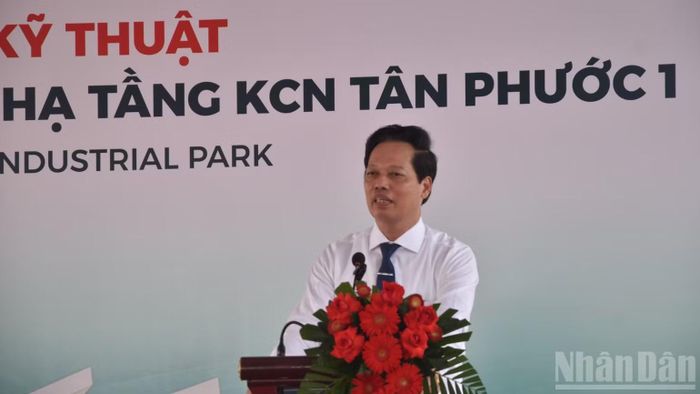 Phó Chủ tịch Ủy ban nhân dân tỉnh Đồng Tháp Nguyễn Thành Diệu phát biểu tại lễ động thổ.