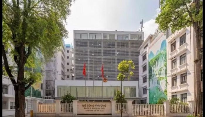 Thực hiện Nghị quyết số 57-NQ/TW của Bộ Chính trị, Bộ Công thương đã triển khai chiến dịch cao điểm "100 ngày đêm" nhằm xử lý dứt điểm các điểm nghẽn về chuyển đổi số, đưa tinh thần đổi mới sáng tạo đi sâu vào từng lĩnh vực quản lý của ngành. (Ảnh: MAI HUYÊN-MINH KHUYÊN)