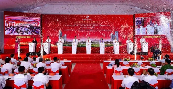 Nhiều dự án hạ tầng được Thành phố Hồ Chí Minh khởi công tạo tiền đề cho sự phát triển của thành phố. (Ảnh: THẾ ANH)