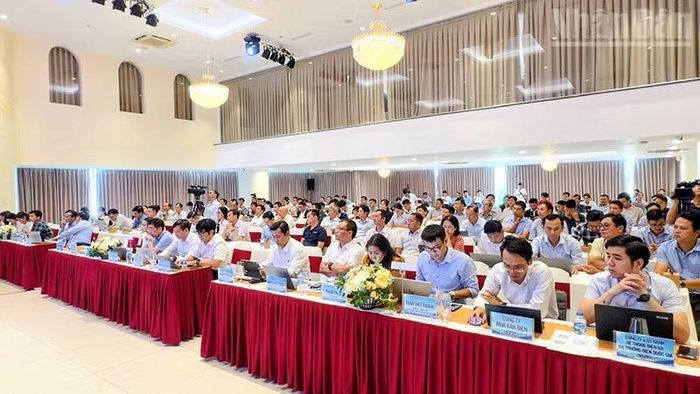 Đại biểu tham dự hội nghị. (Ảnh: BÁ DŨNG)