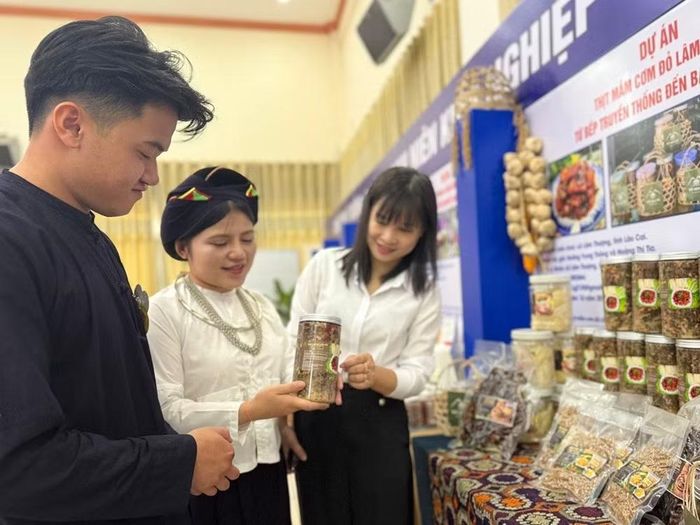 Sản phẩm dự án thịt mắm cơm đỏ Lâm Thượng. (Ảnh: THANH SƠN)