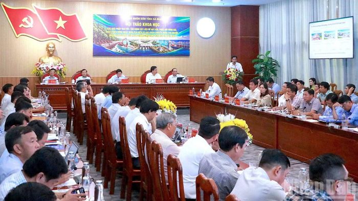 Hội thảo quy tụ nhiều chuyên gia là cán bộ quản lý, các nhà khoa học, chuyên môn của các Viện, trường đại học. (Ảnh: HỮU TÙNG)