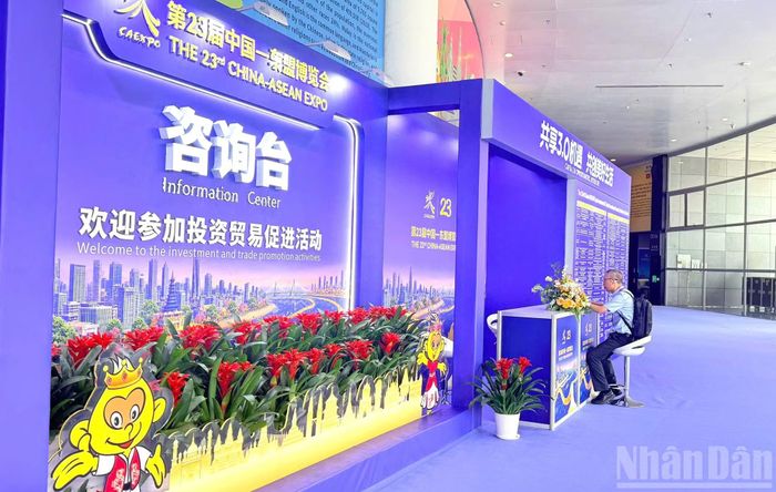 Khu vực tư vấn cho doanh nghiệp và khách tham quan tại Trung tâm Hội chợ triển lãm Nam Ninh.
