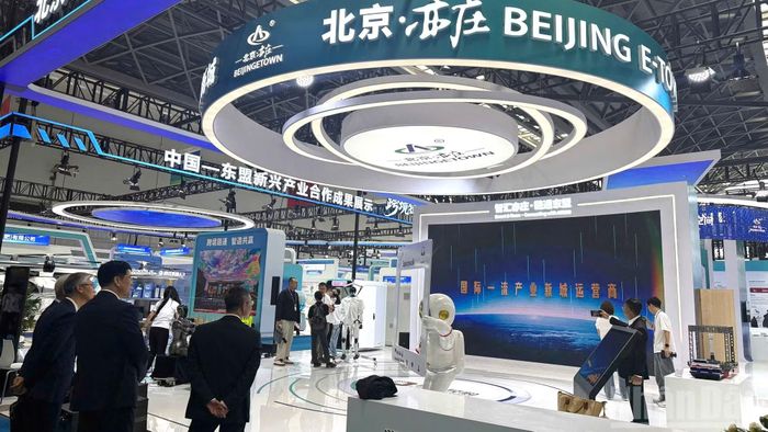 Công nghệ robot thông minh thu hút sự quan tâm của công chúng.
