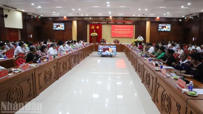 Thông qua hội nghị này giúp tỉnh nhìn nhận một cách đầy đủ hơn mối quan hệ giữa bảo tồn văn hóa dân tộc và phát triển du lịch cộng đồng. (Ảnh: CÔNG LÝ)
