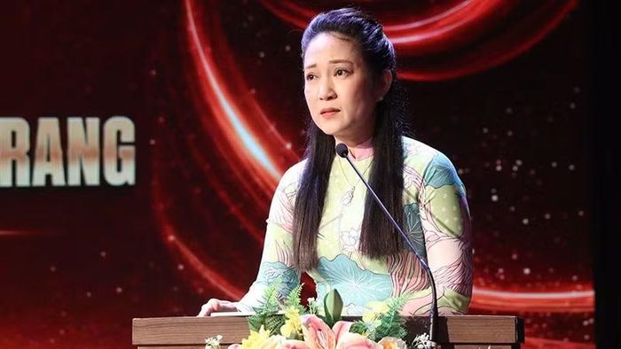 Phó Giám đốc Sở Văn hóa và Thể thao Thành phố Hồ Chí Minh, Nghệ sĩ Nhân dân Nguyễn Thị Thanh Thúy phát biểu tại tọa đàm. (Ảnh: VĂN HÀ)