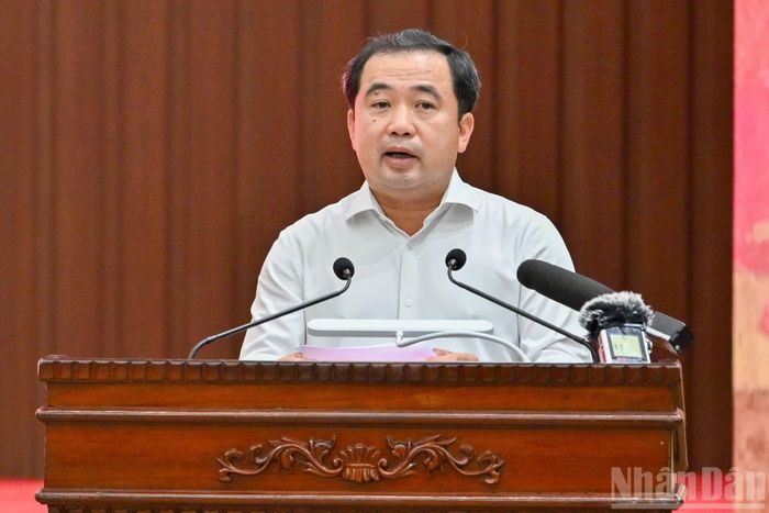 Bí thư Thành ủy Hà Nội Trần Đức Thắng phát biểu tại hội nghị.