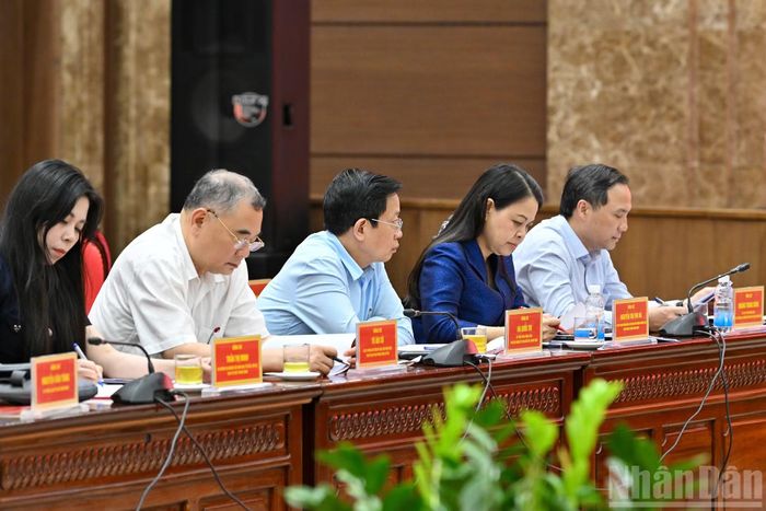 Thành viên Đoàn Kiểm tra, giám sát dự hội nghị.