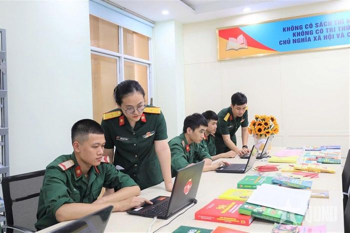 Tuổi trẻ Trung tâm Kỹ thuật thông tin Công nghệ cao tích cực học tập, ứng dụng chuyển đổi số.