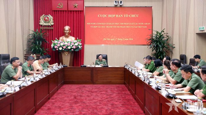 Quang cảnh cuộc họp.
