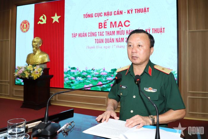 Thiếu tướng Phùng Ngọc Sơn, Phó chủ nhiệm, Tham mưu trưởng Tổng cục Hậu cần - Kỹ thuật phát biểu bế mạc tập huấn công tác tham mưu hậu cần, kỹ thuật toàn quân năm 2026.