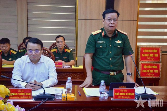Thiếu tướng Ngô Nam Cường, Phó tư lệnh Quân khu 4 phát biểu.