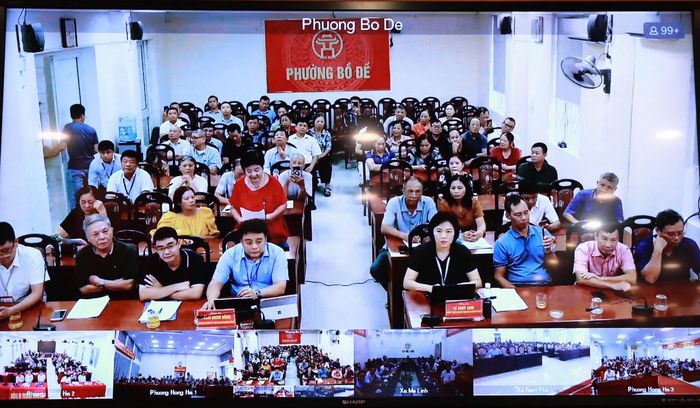 Các đại biểu tham dự hội nghị tại điểm cầu phường, xã trên địa bàn TP Hà Nội. Ảnh: VIẾT THÀNH