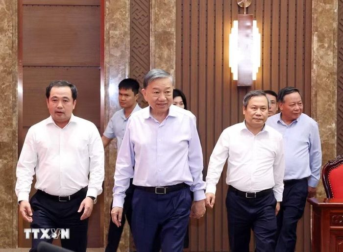 Tổng Bí thư, Chủ tịch nước Tô Lâm cùng các đồng chí lãnh đạo TP Hà Nội tới dự hội nghị.