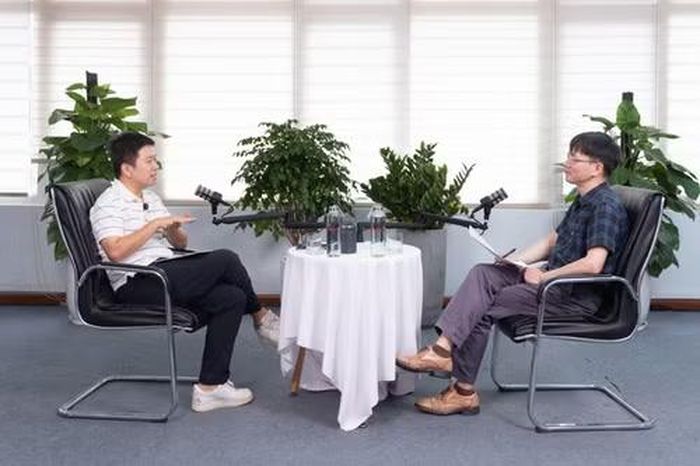 Anh Nguyễn Lạc Huy chia sẻ về nghề sáng tạo nội dung tại chương trình SVodcast số 3.