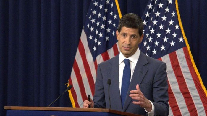 Chủ tịch FED Kevin Warsh tại một buổi họp báo ở Washington, D.C., Mỹ. Ảnh: XINHUA