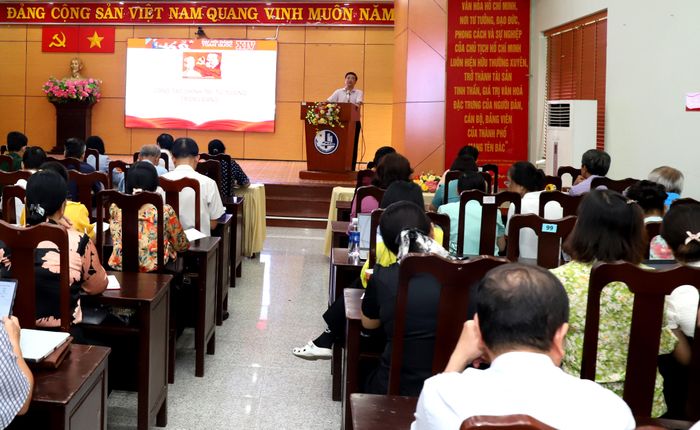 Lớp tập huấn nghiệp vụ công tác xây dựng Đảng năm 2026 của Đảng ủy phường Đông Hưng Thuận. Ảnh: HT