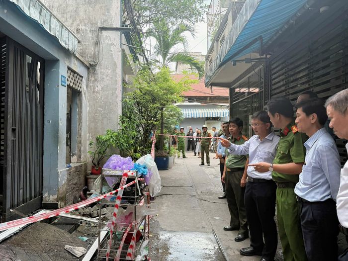  Lãnh đạo UBND TPHCM trao đổi với chính quyền địa phương về phương án hỗ trợ gia đình các nạn nhân 