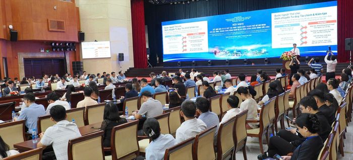 Hội thảo diễn ra chiều 17-9, do UBND TPHCM chủ trì