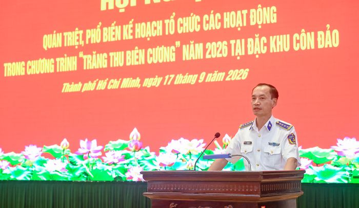 Đại tá Lê Văn Tú, Chính ủy Vùng Cảnh sát biển 3, phát biểu tại hội nghị quán triệt, phổ biến kế hoạch chương trình 