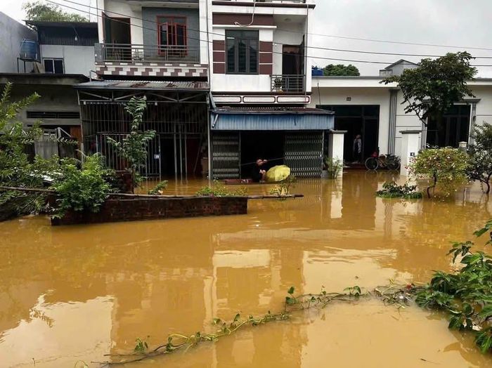 Nước ngập ở xã Mỹ Đức (TP Hà Nội), ngày 17-9