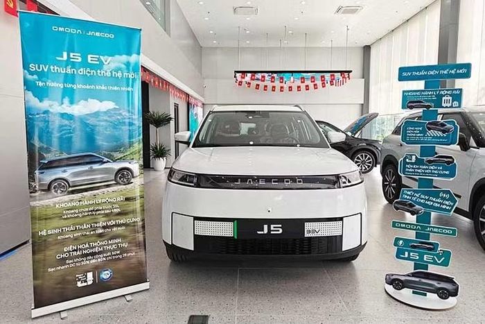Giá bán sau ưu đãi của mẫu SUV cỡ B được lắp ráp tại Việt Nam này hiện chỉ dao động từ 499-669 triệu đồng, khá thấp trong phân khúc.